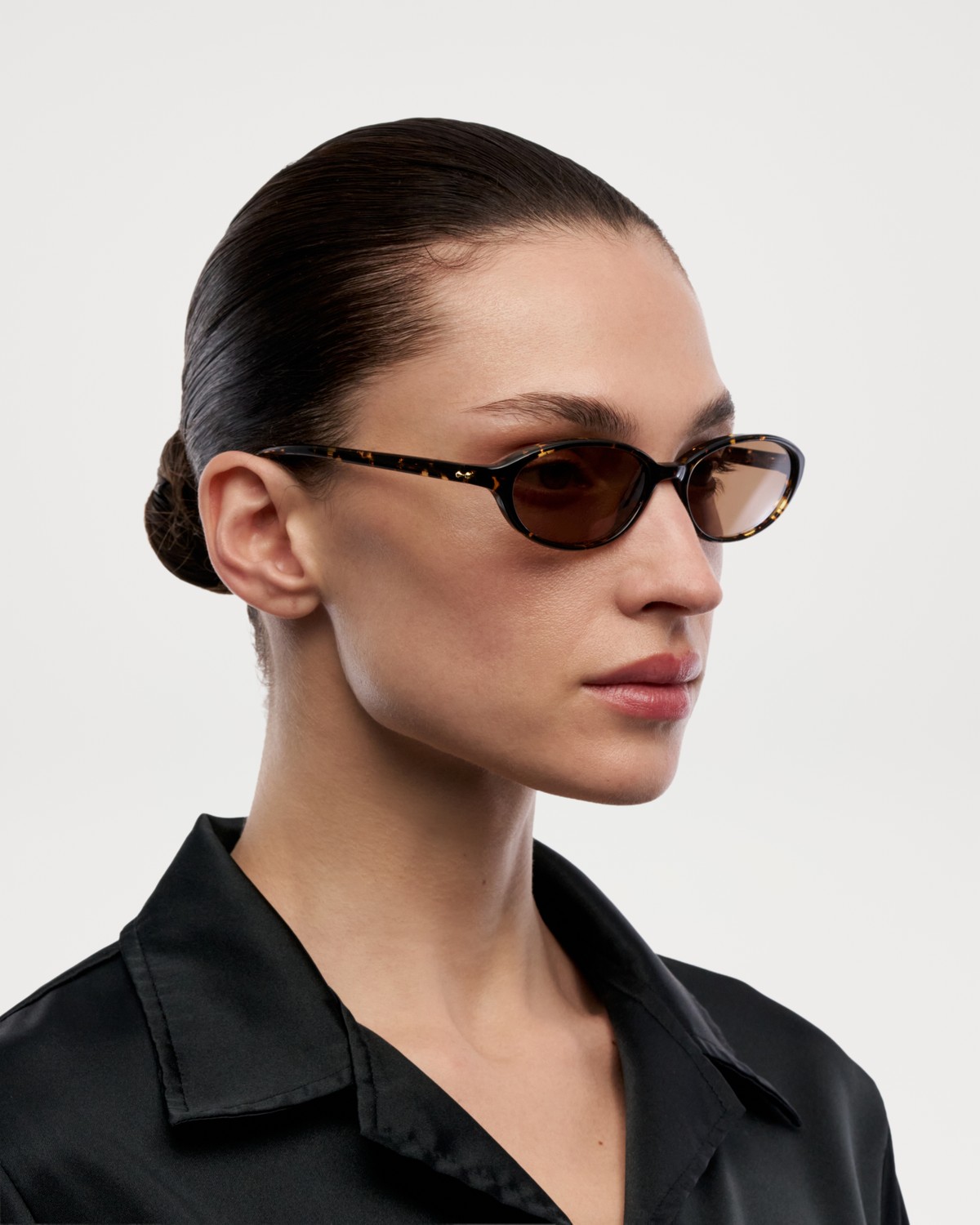 CHIMI Oval Sunglasses – Modern, Stylish & UV-Protective