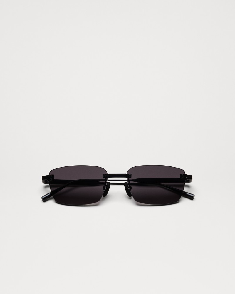 Rimless Cubic