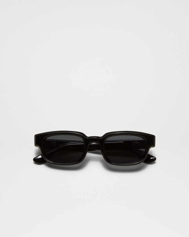Alter Black