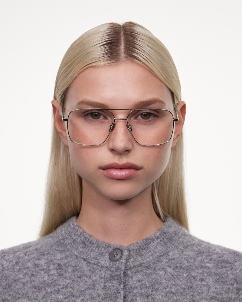Titan Aviator